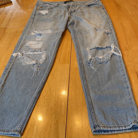 Abercrombie & Fitch Distressed Button Fly Light wash Women’s Jeans Size 26 - Picture 5 of 12